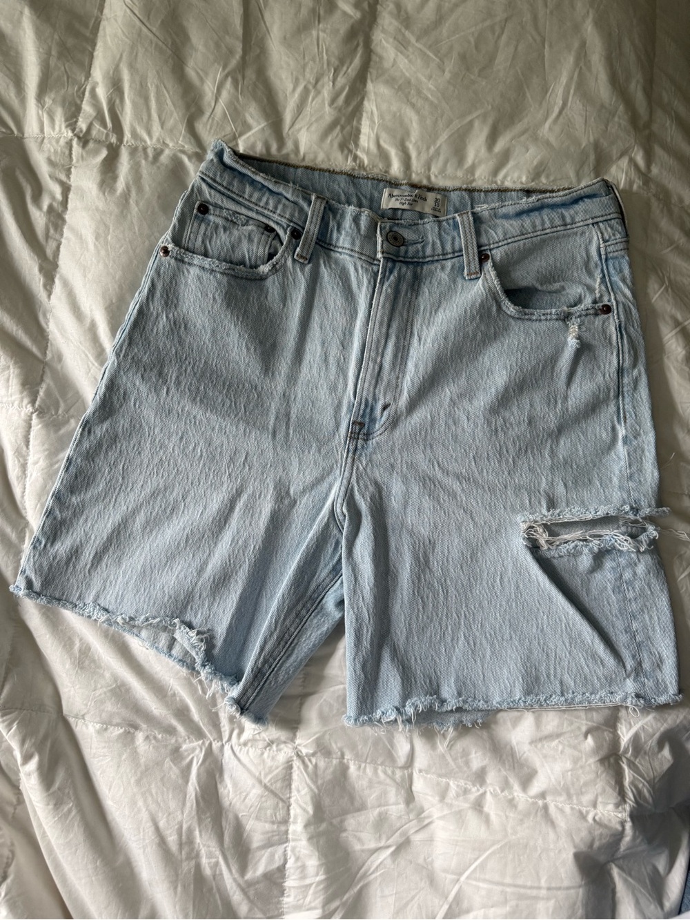 Abercrombie & Fitch "The 7” Dad Short" in a light blue denim wash.